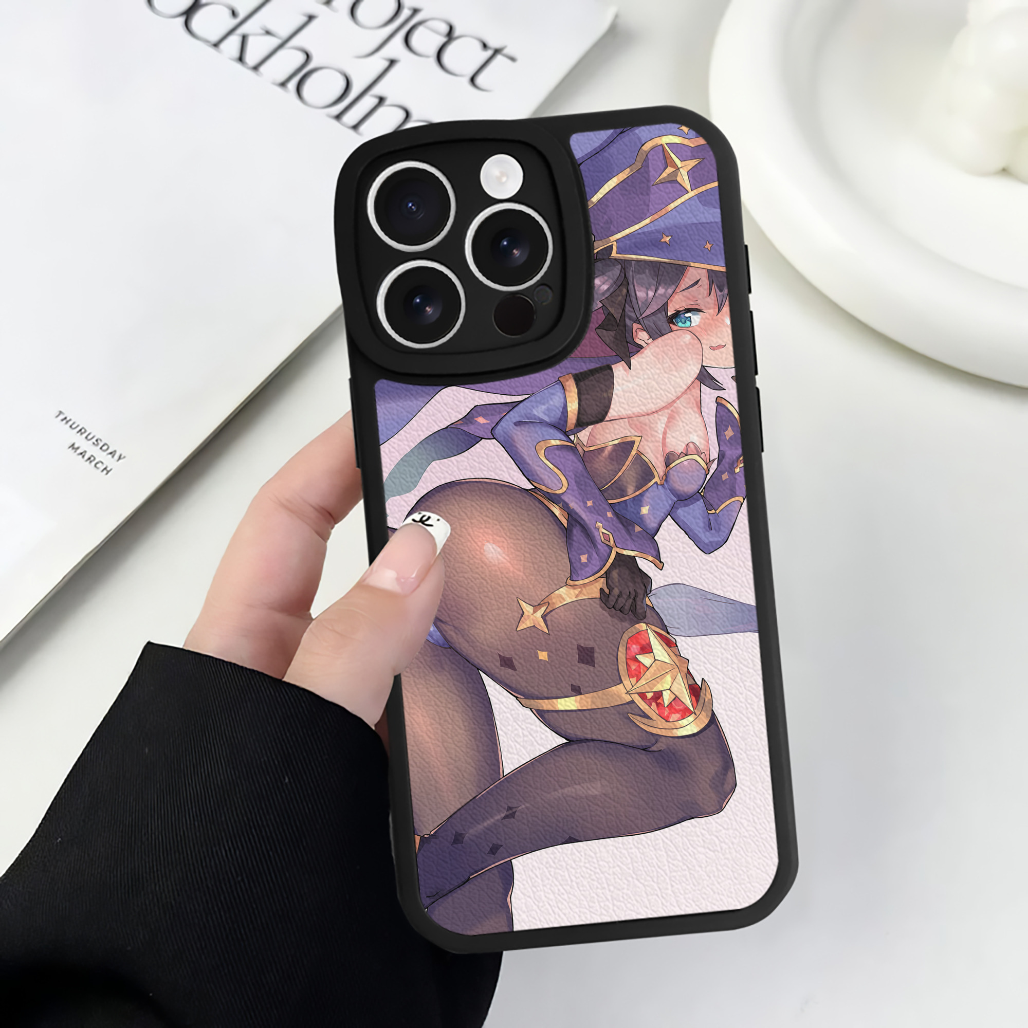 げんし神 genshin 【iPhone 16シリーズ対応】シリコンスマホケース（レザー調） 材質：シリコン